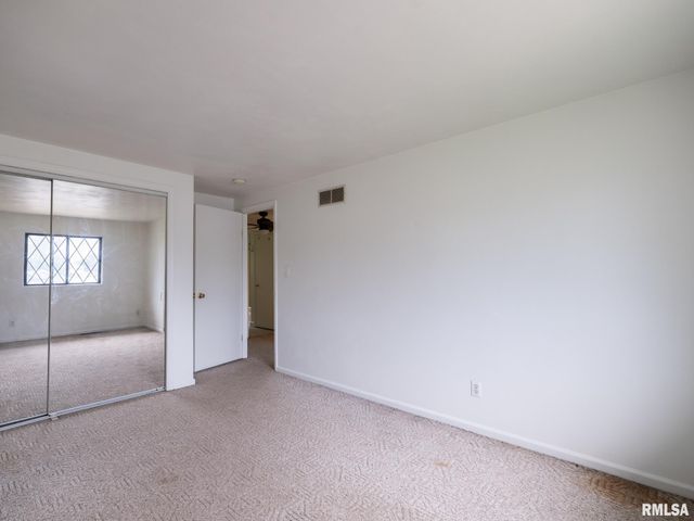 212 GARDENA Avenue, East Peoria, IL 61611