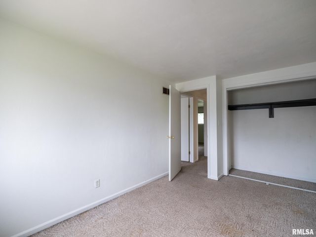 212 GARDENA Avenue, East Peoria, IL 61611