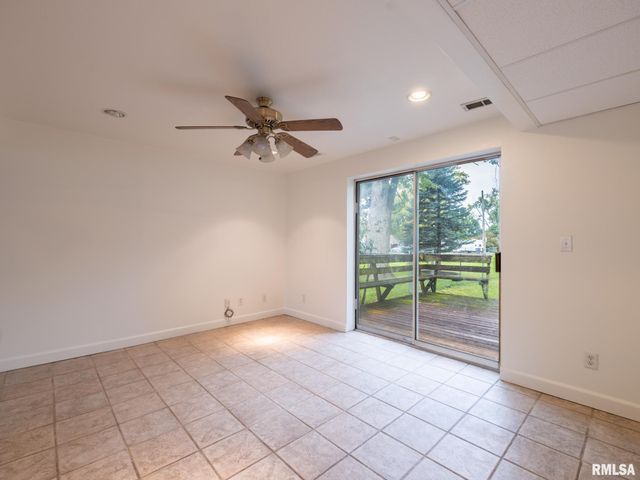 212 GARDENA Avenue, East Peoria, IL 61611