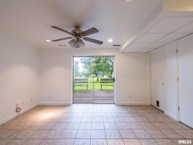 212 GARDENA Avenue, East Peoria, IL 61611