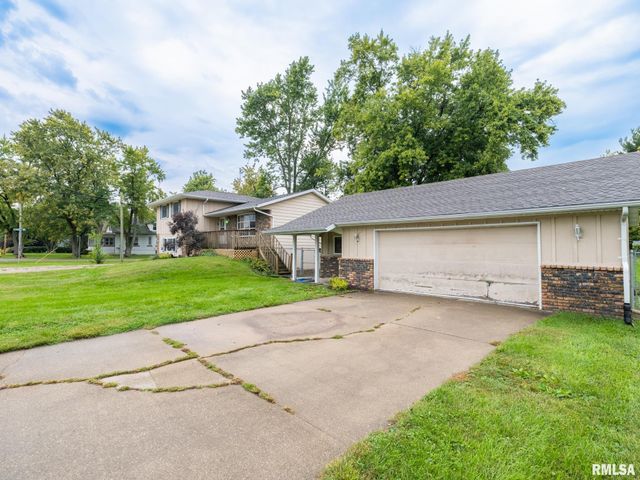 212 GARDENA Avenue, East Peoria, IL 61611