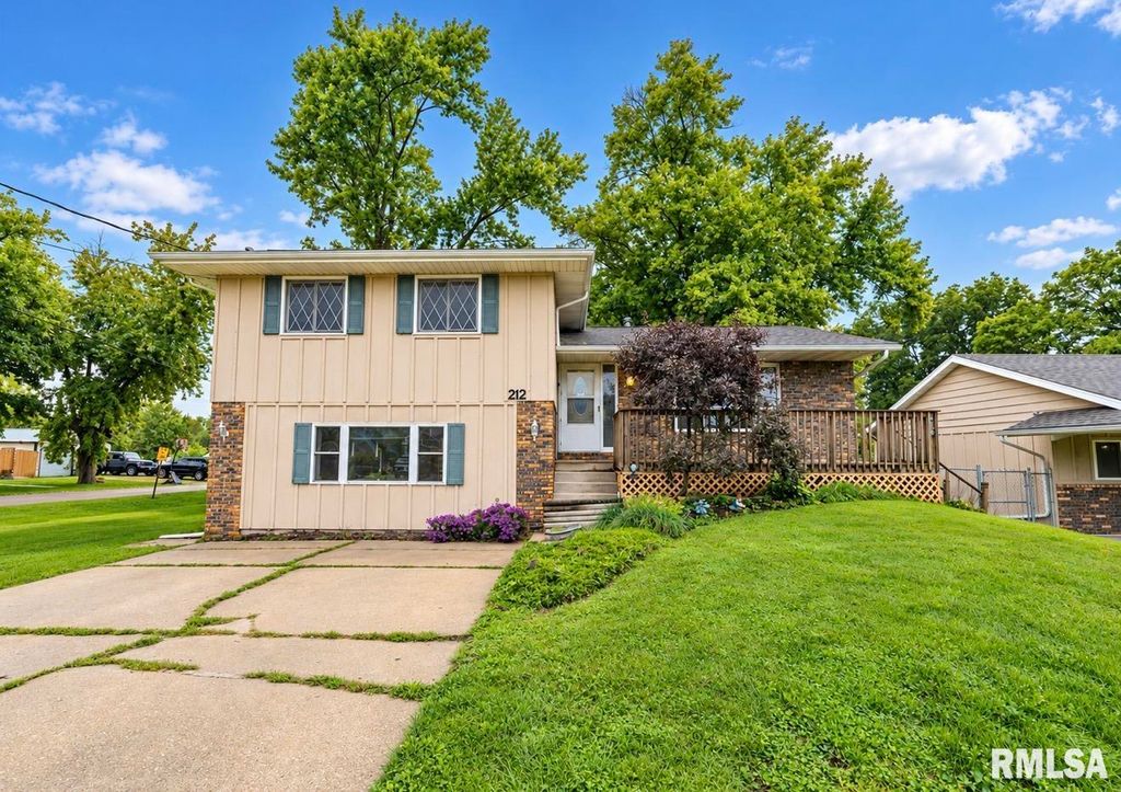 212 GARDENA Avenue, East Peoria, IL 61611