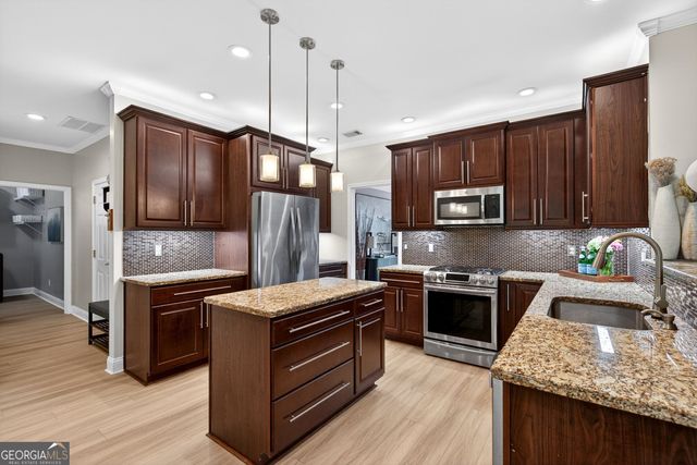 105 Brookgrove Lane, Peachtree City, GA 30269