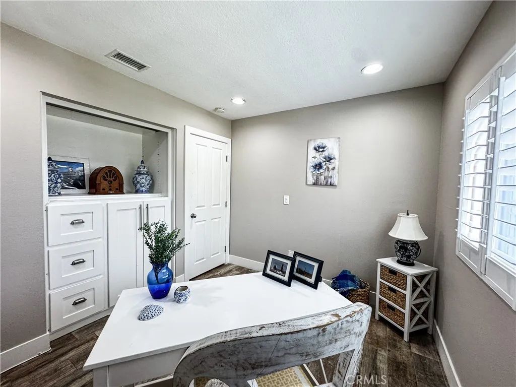 Image 11 of property listing at 20772 Hunter Lane, Huntington Beach, CA 92646