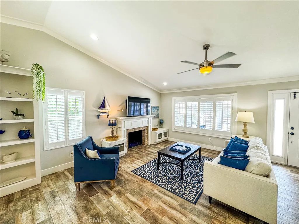 Image 3 of property listing at 20772 Hunter Lane, Huntington Beach, CA 92646
