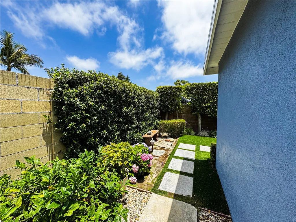 Image 22 of property listing at 20772 Hunter Lane, Huntington Beach, CA 92646