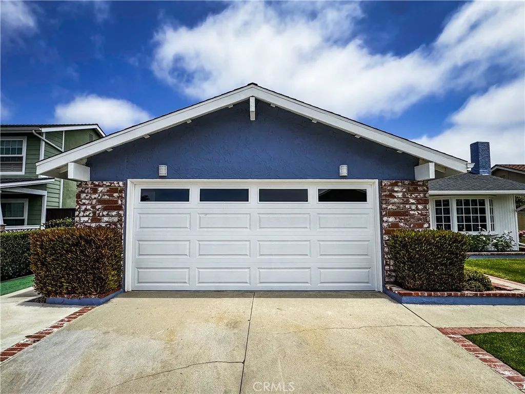Image 27 of property listing at 20772 Hunter Lane, Huntington Beach, CA 92646