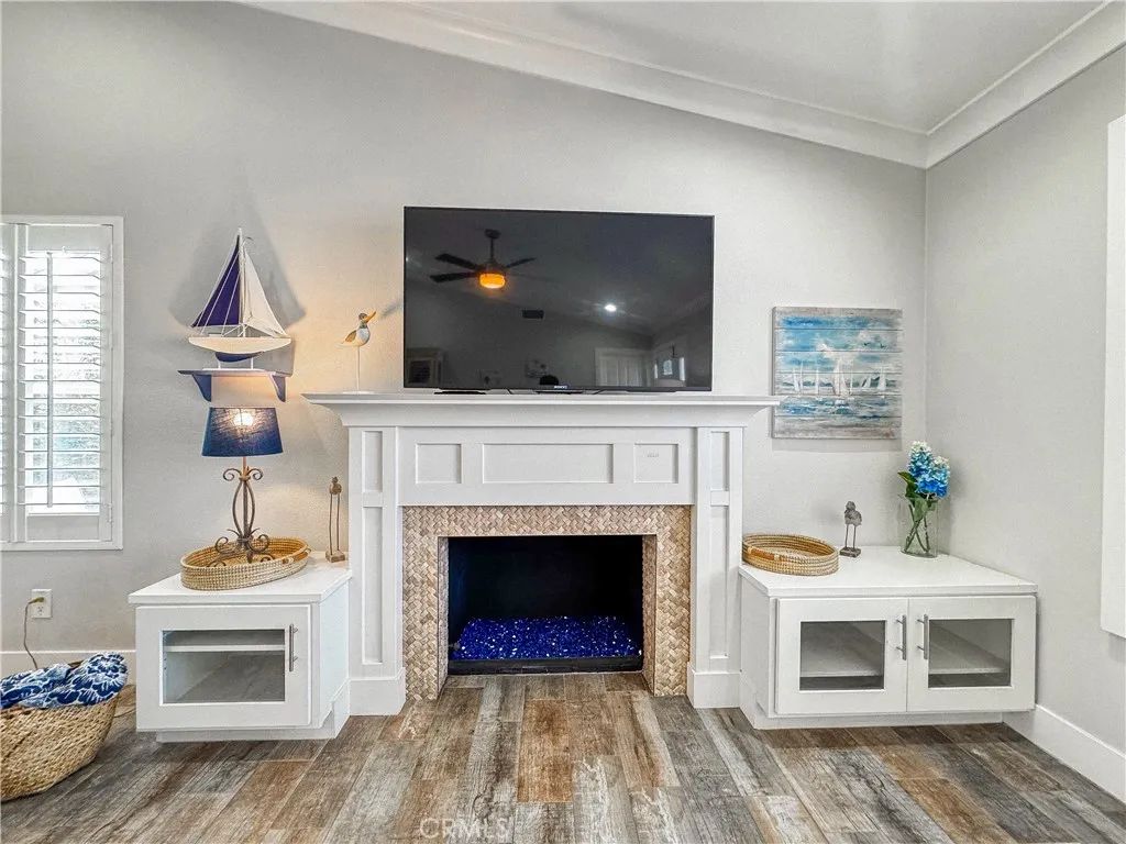 Image 4 of property listing at 20772 Hunter Lane, Huntington Beach, CA 92646