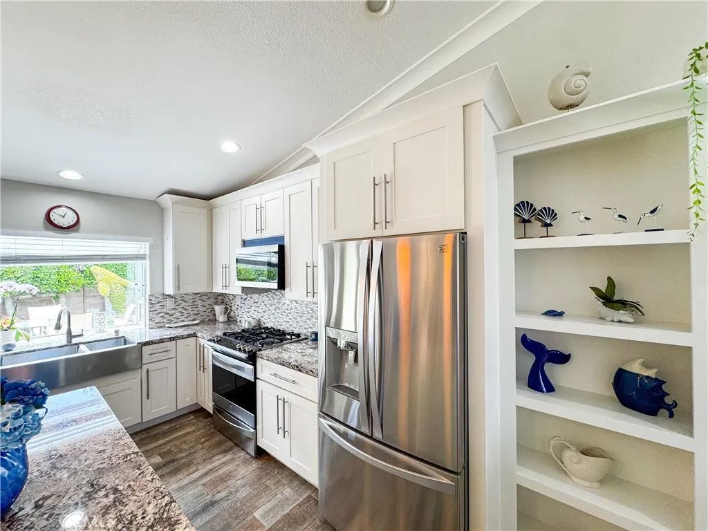 Image 6 of property listing at 20772 Hunter Lane, Huntington Beach, CA 92646