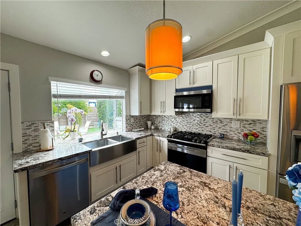 Image 7 of property listing at 20772 Hunter Lane, Huntington Beach, CA 92646