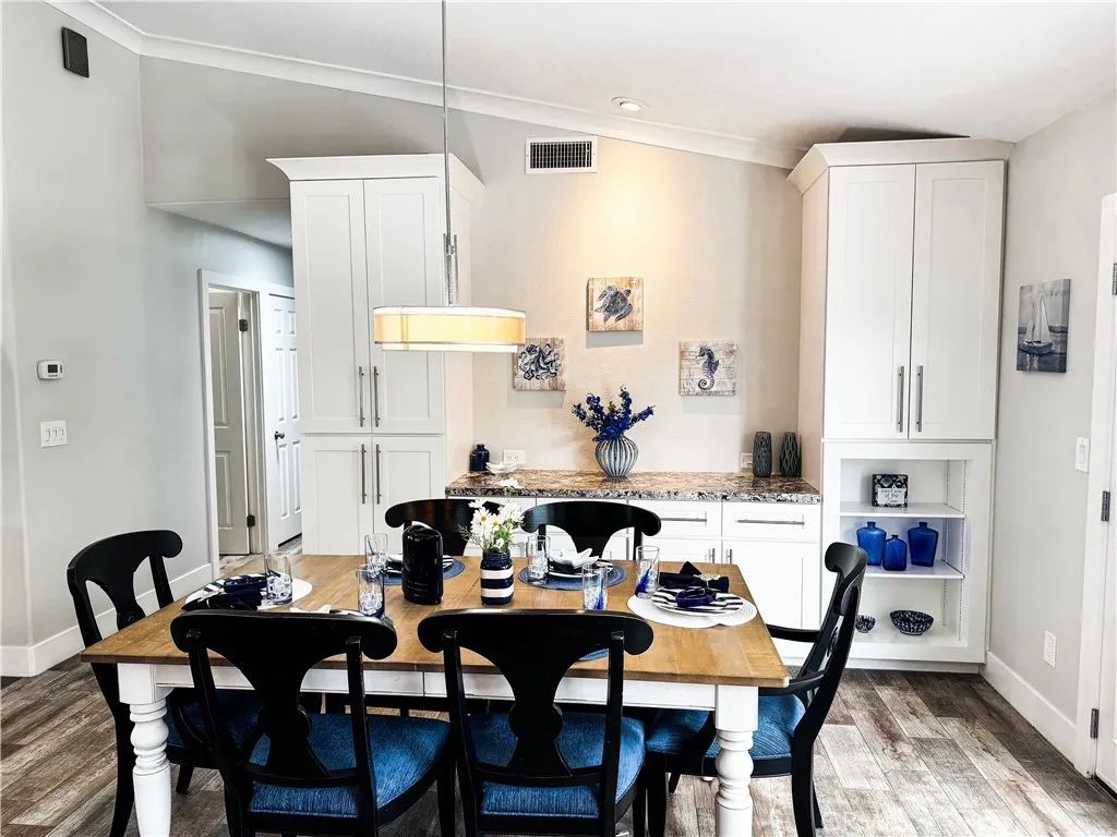 Image 8 of property listing at 20772 Hunter Lane, Huntington Beach, CA 92646