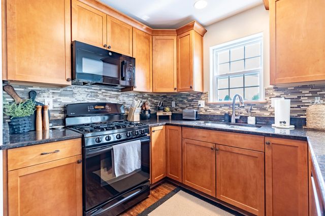 673 Davis Circle, Crown Point, IN 46307