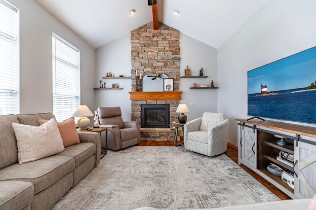 673 Davis Circle, Crown Point, IN 46307