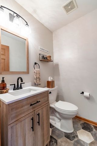 673 Davis Circle, Crown Point, IN 46307