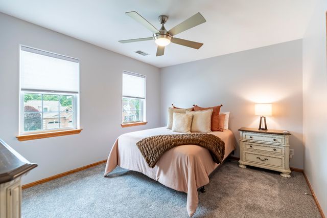 673 Davis Circle, Crown Point, IN 46307