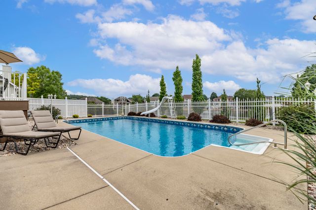 673 Davis Circle, Crown Point, IN 46307