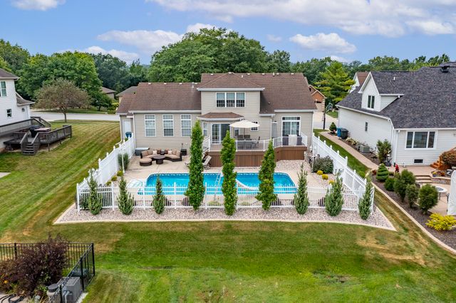 673 Davis Circle, Crown Point, IN 46307