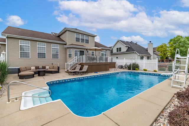 673 Davis Circle, Crown Point, IN 46307