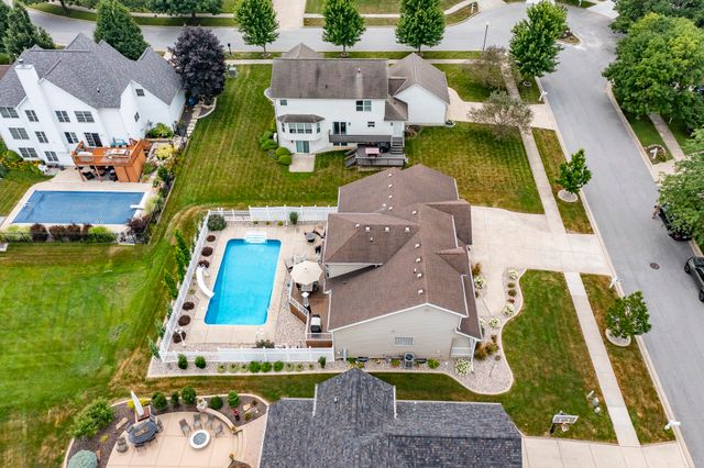 673 Davis Circle, Crown Point, IN 46307