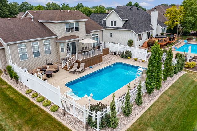 673 Davis Circle, Crown Point, IN 46307