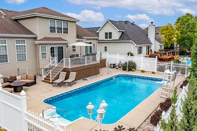 673 Davis Circle, Crown Point, IN 46307