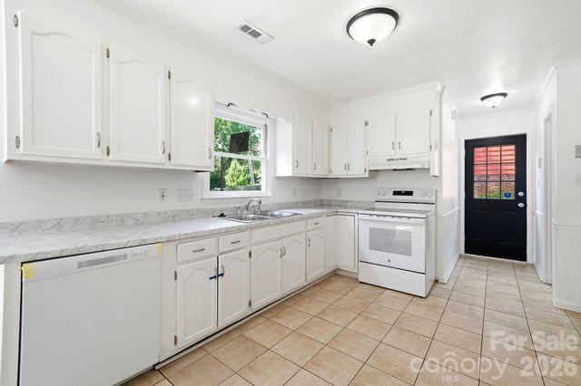 2819 Royal Ridge Lane, Charlotte, NC 28212
