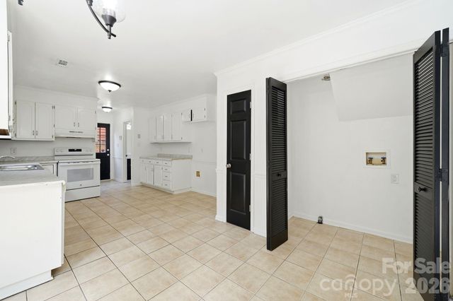 2819 Royal Ridge Lane, Charlotte, NC 28212