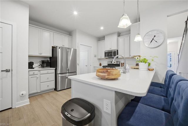 531 Eldridge LN, Chesapeake, VA 23323