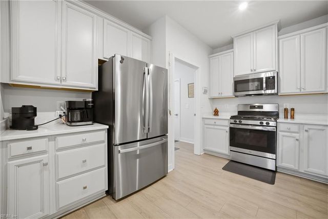 531 Eldridge LN, Chesapeake, VA 23323