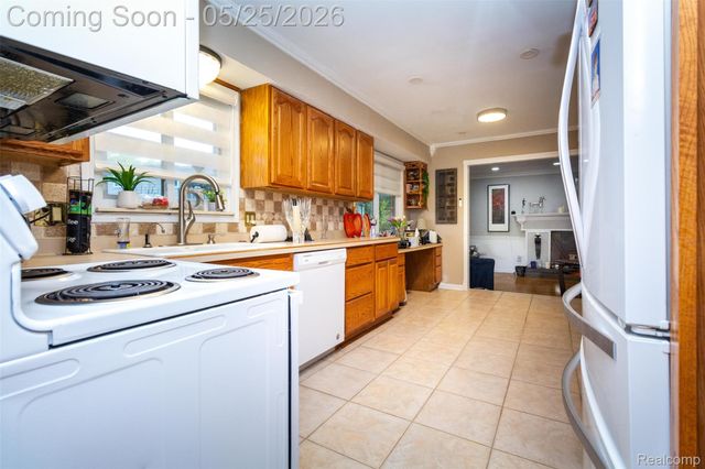 42928 Versailles Road, Canton Charter Township, MI 48187