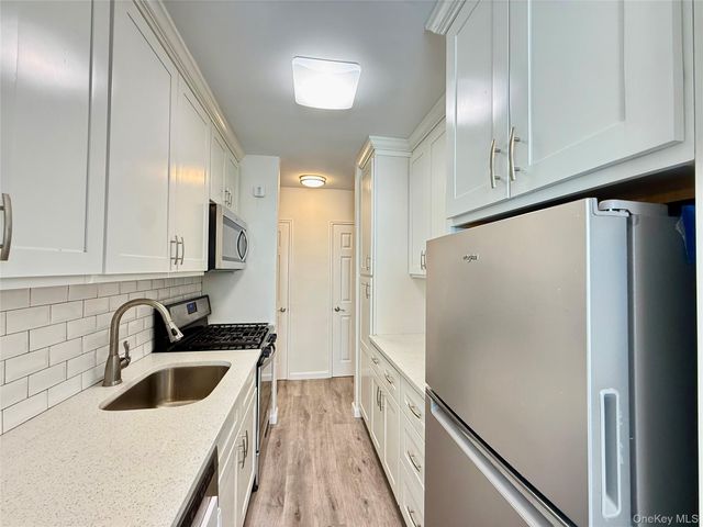 47-27 Little Neck Parkway L4, Little Neck, NY 11362
