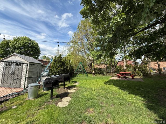 47-27 Little Neck Parkway L4, Little Neck, NY 11362