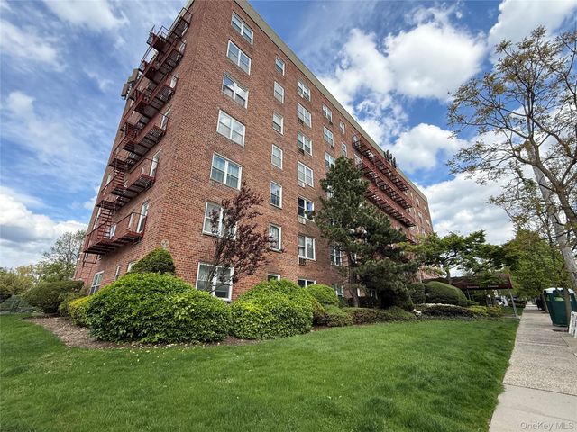 47-27 Little Neck Parkway L4, Little Neck, NY 11362