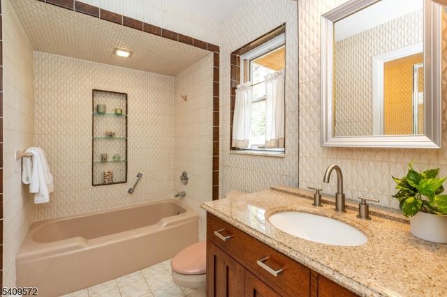 165 N Wyoming Ave, South Orange Village Twp., NJ 07079