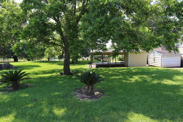 4649 County Road 929c, Brazoria, TX 77422