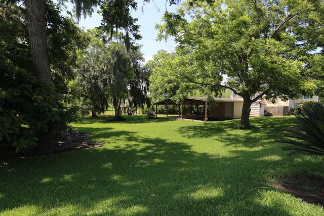 4649 County Road 929c, Brazoria, TX 77422