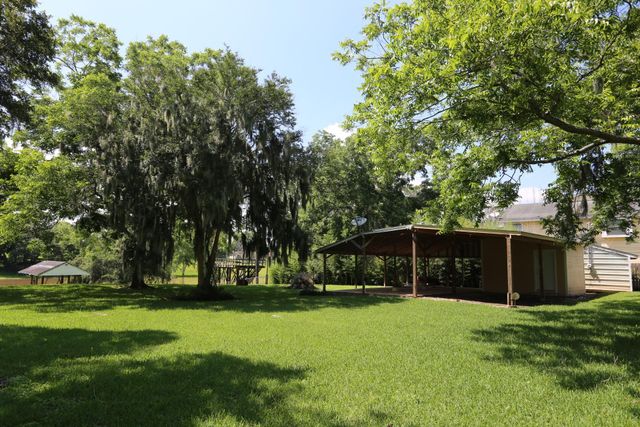 4649 County Road 929c, Brazoria, TX 77422