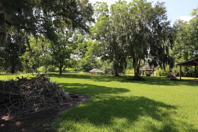 4649 County Road 929c, Brazoria, TX 77422