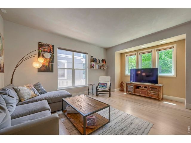 3921 Florentine Dr, Longmont, CO 80503