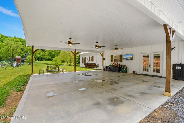 1750 Kerr Rd, Sevierville, TN 37876