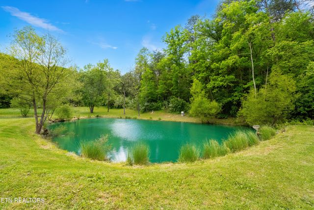 1750 Kerr Rd, Sevierville, TN 37876