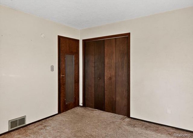 300 S Heritier Road, Kawkawlin Township, MI 48634