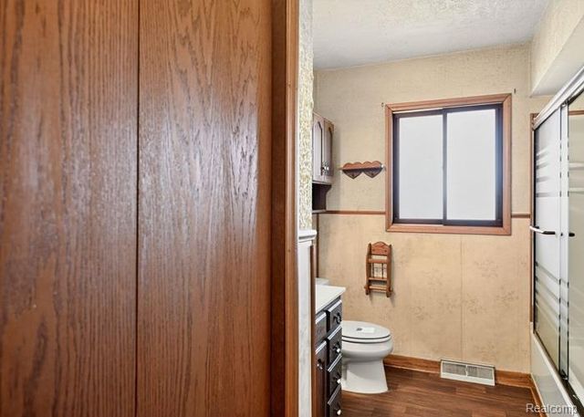 300 S Heritier Road, Kawkawlin Township, MI 48634