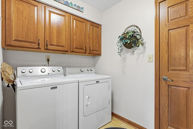 6642 W Sweet Creek Drive, New Palestine, IN 46163