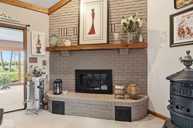 6642 W Sweet Creek Drive, New Palestine, IN 46163