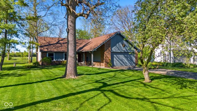 6642 W Sweet Creek Drive, New Palestine, IN 46163