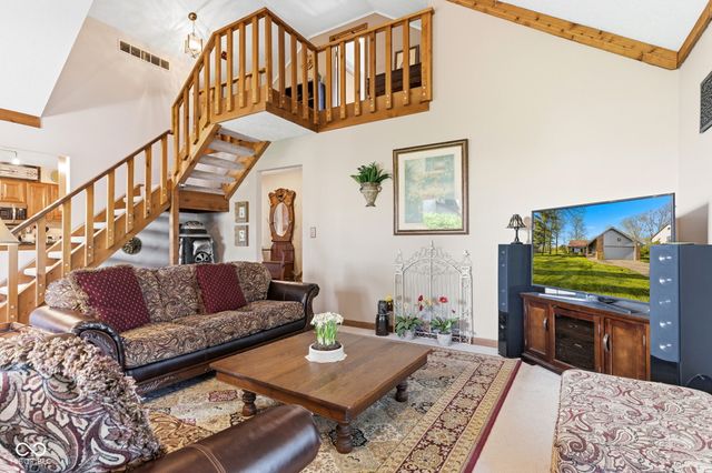 6642 W Sweet Creek Drive, New Palestine, IN 46163