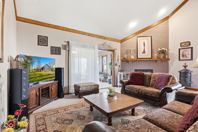 6642 W Sweet Creek Drive, New Palestine, IN 46163