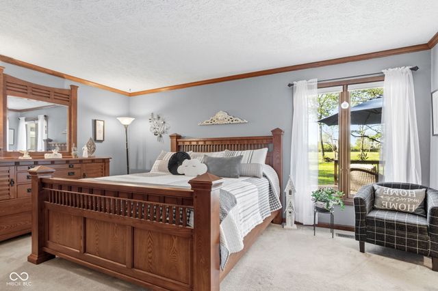 6642 W Sweet Creek Drive, New Palestine, IN 46163