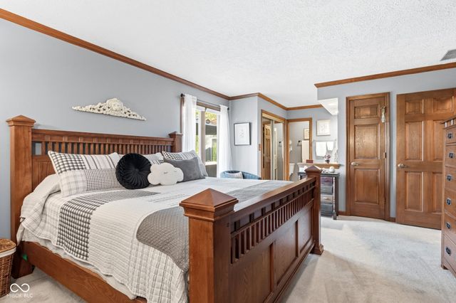 6642 W Sweet Creek Drive, New Palestine, IN 46163